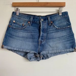 Levi’s cut off shorts